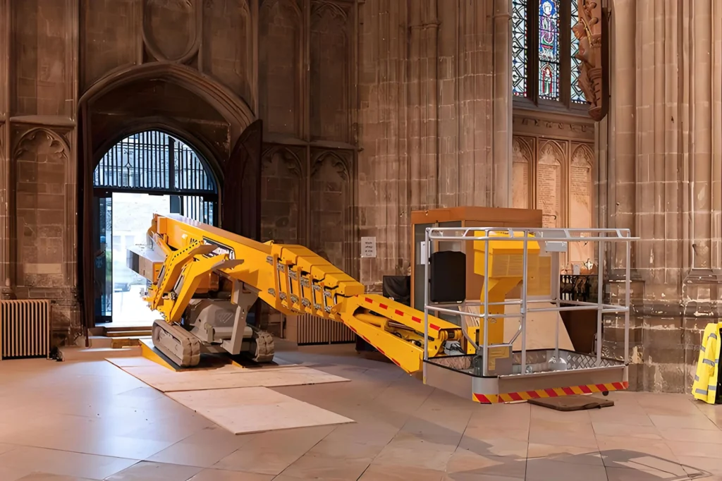 small-tracked-boom-lift